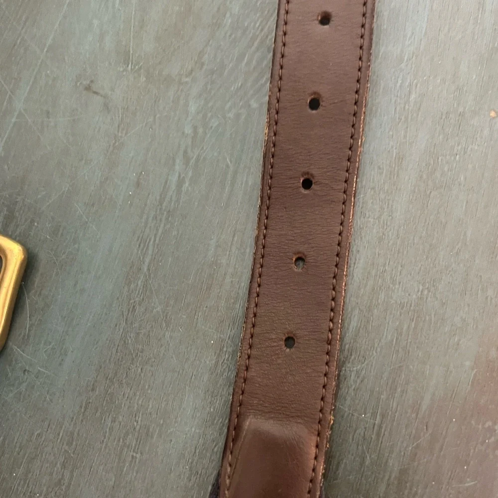 Vineyard Vines men’s belt 32 speedboat with flag